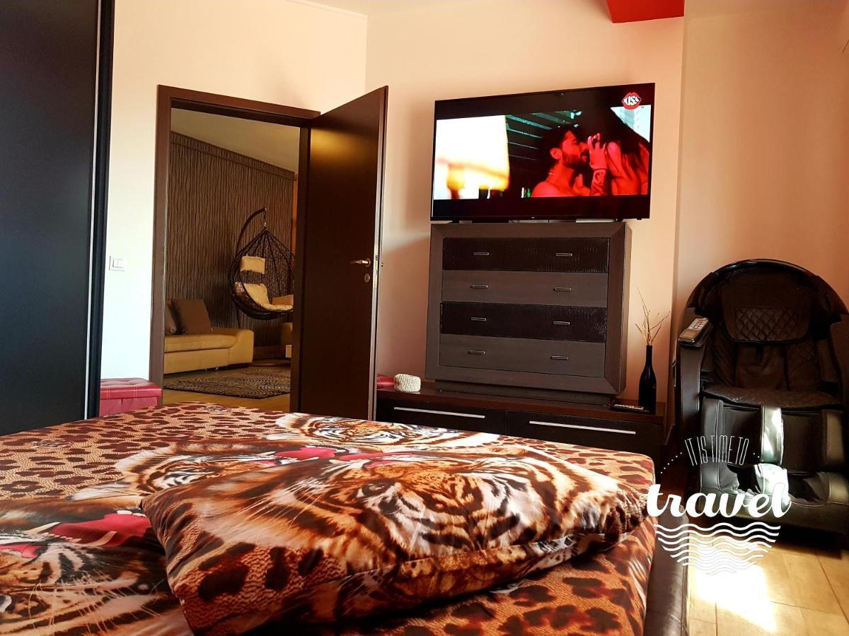 Ferienwohnung Yvo Lioness & Mamaia Nord Năvodari Exterior foto