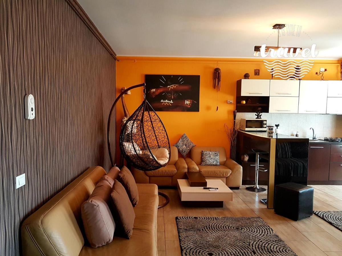 Ferienwohnung Yvo Lioness & Mamaia Nord Năvodari Exterior foto