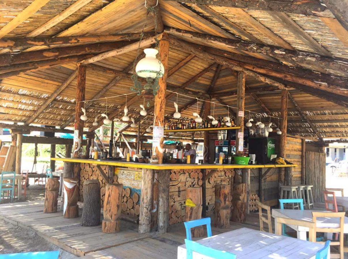 Ferienwohnung Yvo Lioness & Mamaia Nord Năvodari Exterior foto