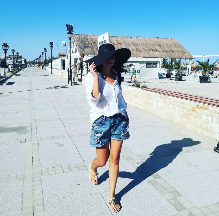 Ferienwohnung Yvo Lioness & Mamaia Nord Năvodari Exterior foto